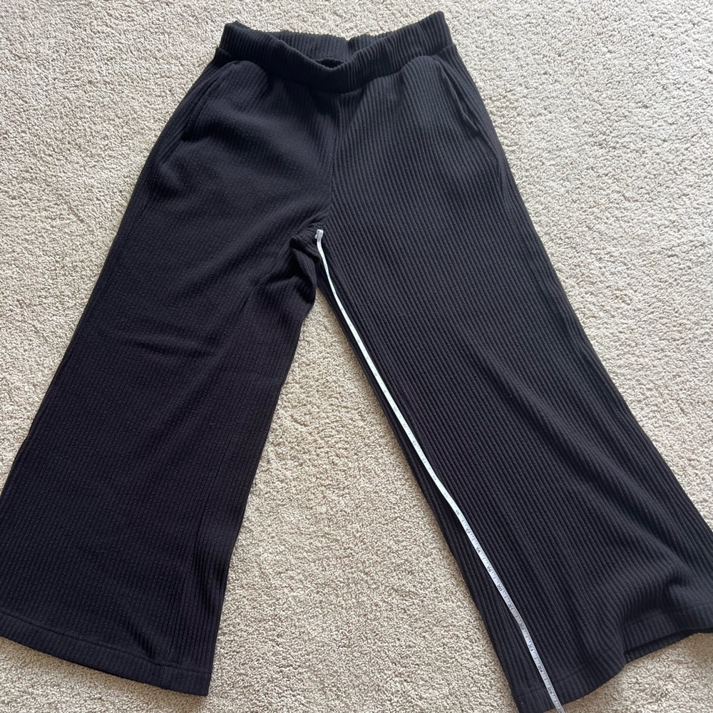 Black Wide-Leg Ribbed Pants